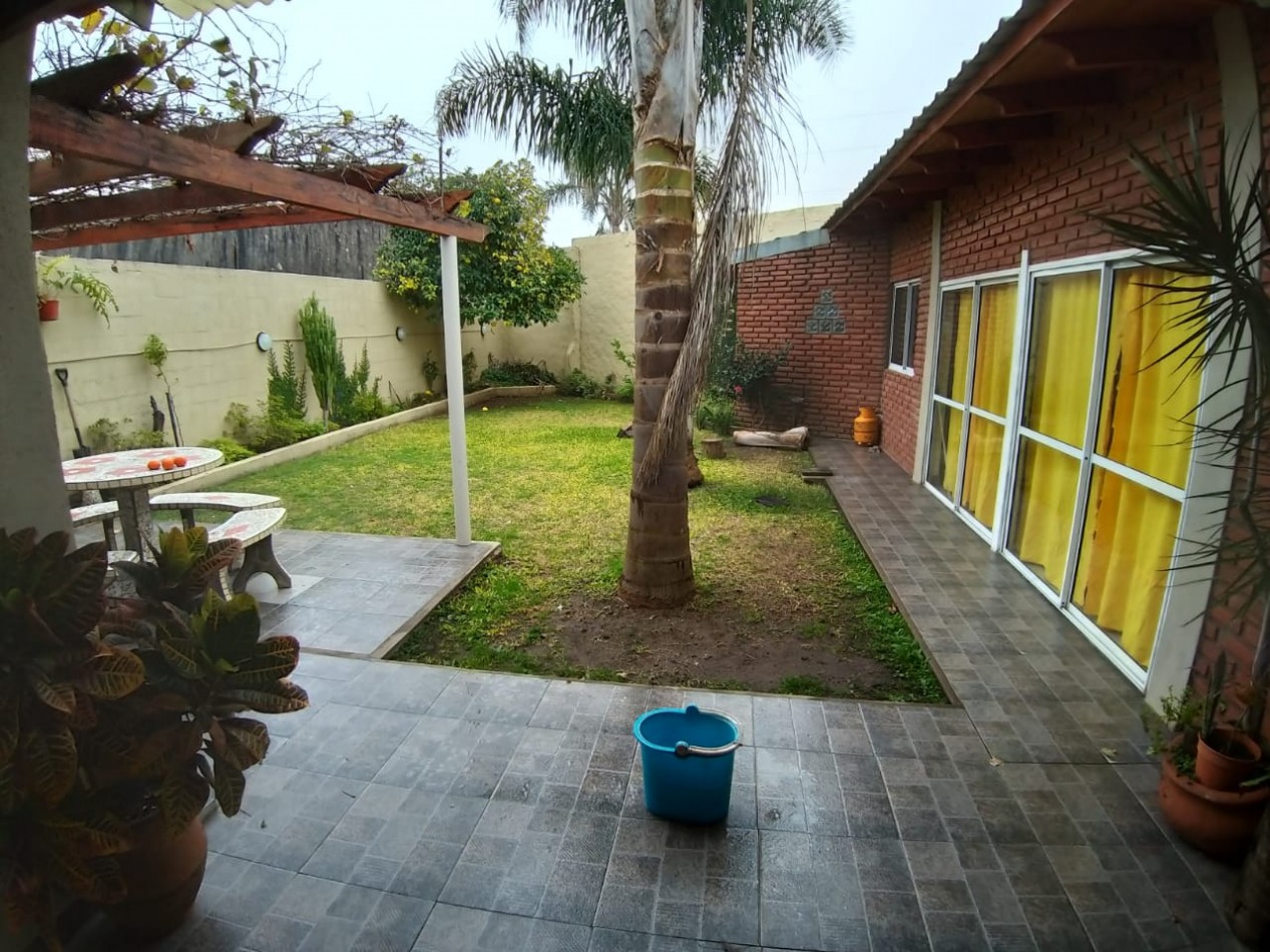 EN VENTA CASA CON AMPLIO TERRENO SOBRE CALLE MARCONI