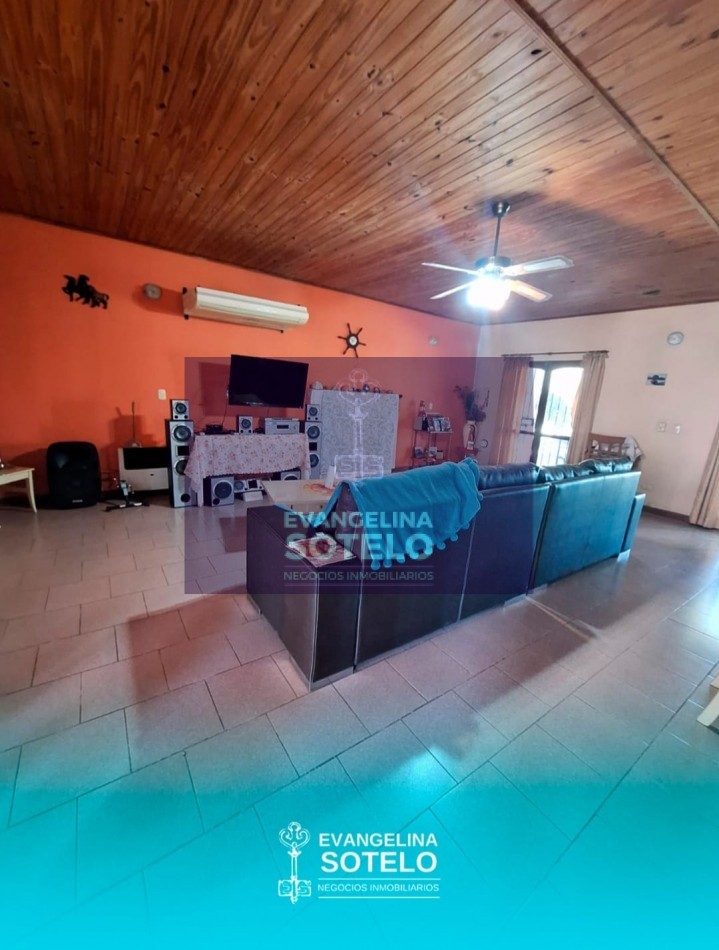 EN VENTA QUINTA UBICADA SOBRE RUTA 12 A METROS DE AUTODROMO CIUDAD DE PARANA.